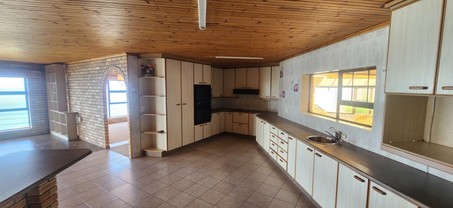 5 Bedroom Property for Sale in Dana Bay Western Cape